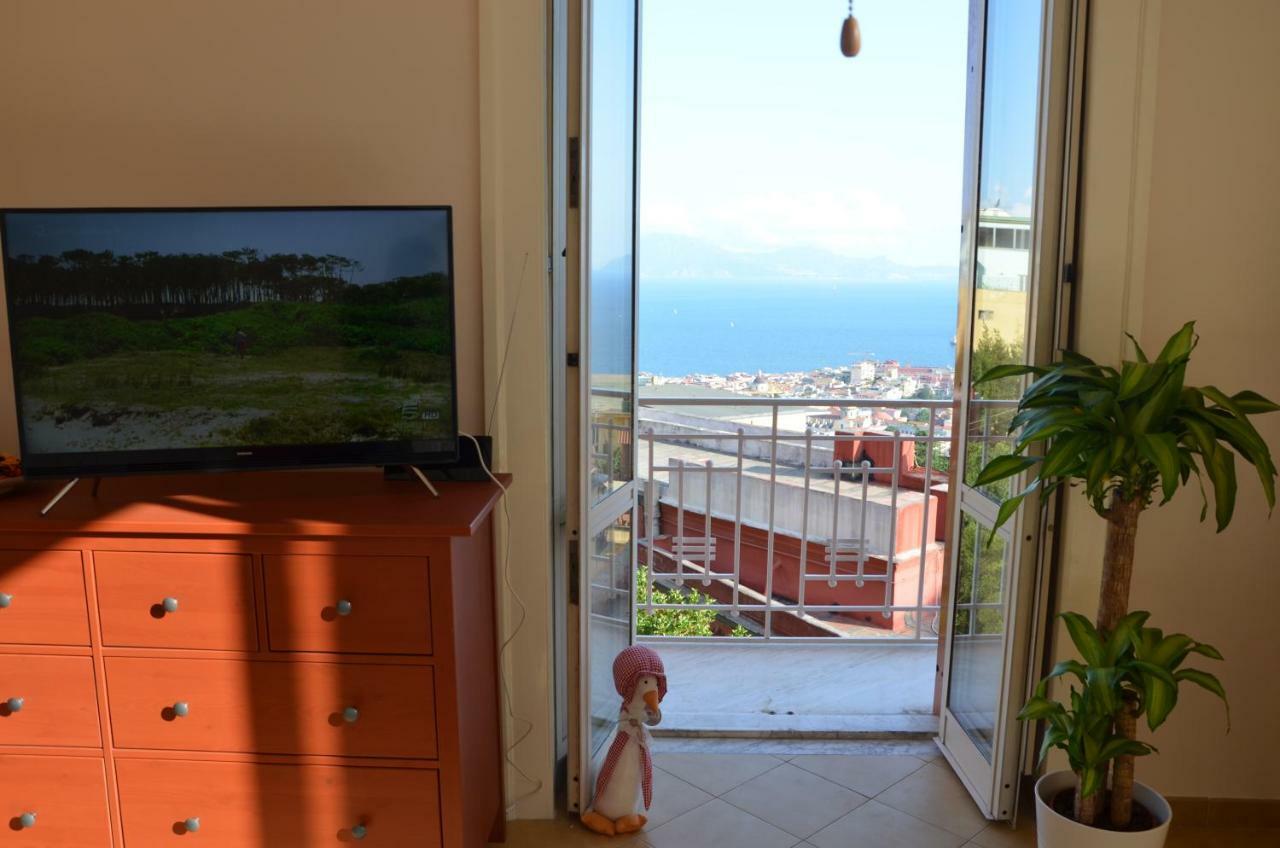 Appartamento Panoramico "Il Glicine" Nápoles Exterior foto